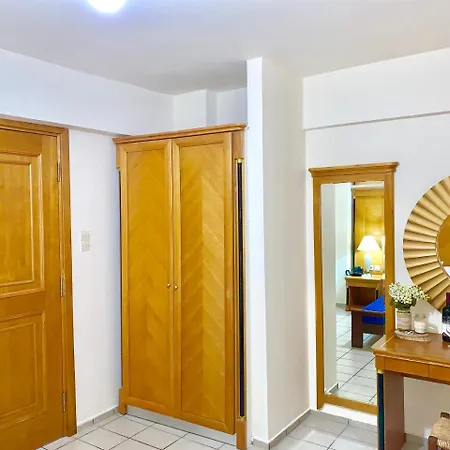 The Blue Херсонісос